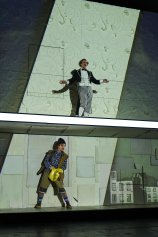 ZU EBENER ERDE UND ERSTER STOCK