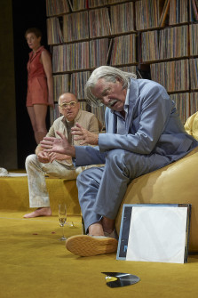 Szenenfoto The Party, Markus Hering als Gottfried und Peter Simonischek als Bill.