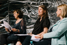Claudia Freßner (Dramaturgin), Anja Sczilinski (Leitung Burgtheaterstudio), Elisabeth Fuchs (Bildungsdirektion)