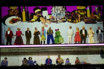 ZU EBENER ERDE UND ERSTER STOCK