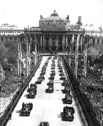 Burgtheater im April 1938