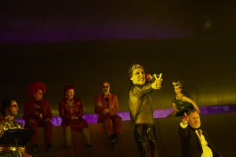 Nils Strunk, Hans Dieter Knebel, Elisabeth Augustin, Martin Reinke, Mehmet Ateşçi̇, Nicholas Ofczarek,  Zeynep Buyraç