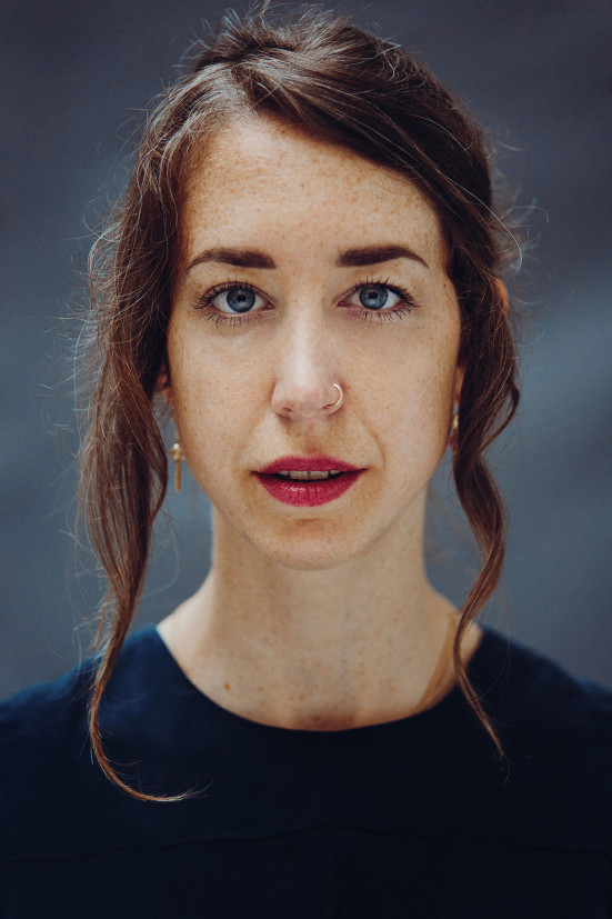 Portraitbild von Verena Holztrattner