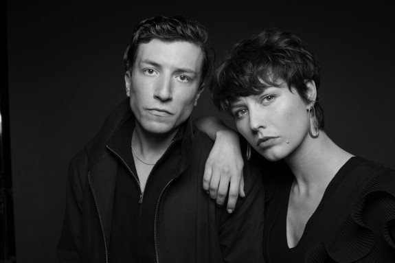 Gruppenporträt in schwarz-weiß mit Jonas Hackmann, Nina Siewert