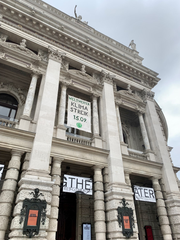 Burgtheater unterstützt Klimastreik