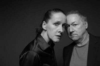 Gruppenporträt in schwarz-weiß mit Sabine Haupt, Markus Hering