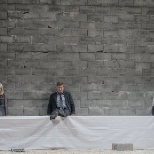 Inszenierungsfoto GESCHLOSSENE GESELLSCHAFT