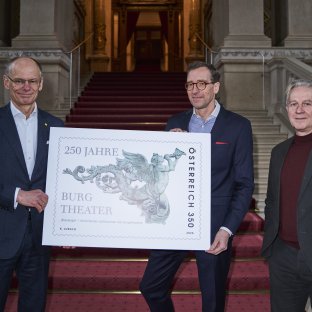 Übergabe Sonderbriefmarke BURG