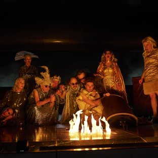Mehmet Ateşçi̇, Elisabeth Augustin, Barbara Petritsch, Branko Samarovski, Hans Dieter Knebel, Martin Reinke, Nicholas Ofczarek, Nils Strunk, Zeynep Buyraç, Caroline Peters
