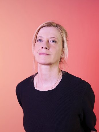 Caroline Peters
